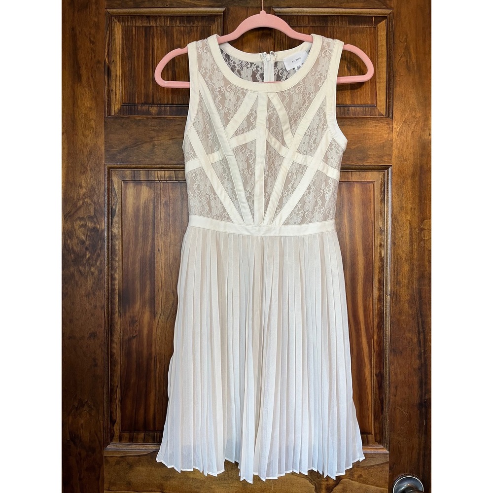 EN CREME Lace Overlay Pleated Dress‎ Cream Sleeveless Sheath Cocktail S